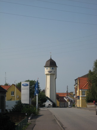 de lachende watertoren van Saxkøbing